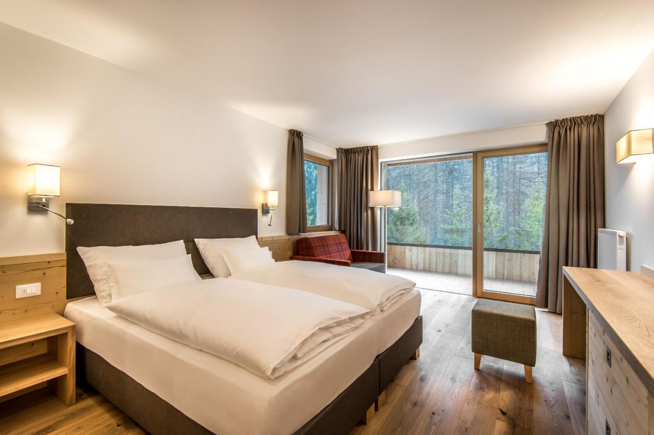 Garni Larix Hotel Colfosco Exterior photo